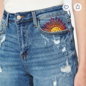 Judy Blue George High Rise Sun Embroidery Cutoff Denim Short size 8/29 3” inseam